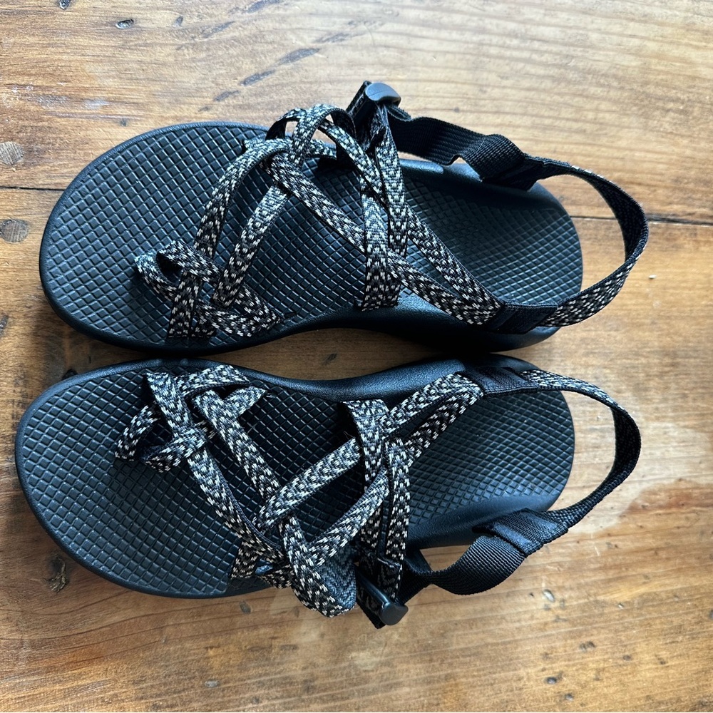 Women's Black Strappy Outdoor Sandals
